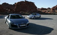 Click image for larger version

Name:	112_0702_05z+audi_r8_porsche_911+front_three_quarter_view.jpg
Views:	197
Size:	64.7 KB
ID:	216079