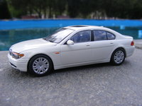Click image for larger version

Name:	BMW 745i E65 - MINICHAMPS 1-43 7.JPG
Views:	12
Size:	1.35 MB
ID:	3091605