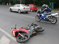 Click image for larger version

Name:	accident-moto-scuter-miorita-08vt.jpg
Views:	141
Size:	350.1 KB
ID:	1257640