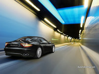 Click image for larger version

Name:	0704_a+2008_maserati_granturismo+2.jpg
Views:	73
Size:	101.1 KB
ID:	677890