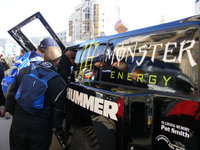 Click image for larger version

Name:	Dakar_prima%20zi%20HUMMER.jpg
Views:	133
Size:	53.1 KB
ID:	517519