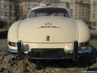 Click image for larger version

Name:	mercedes300sl08.jpg
Views:	117
Size:	291.5 KB
ID:	1968341