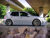 Click image for larger version

Name:	Felgen 19 Zoll  Golf IV.jpg
Views:	528
Size:	504.6 KB
ID:	707693