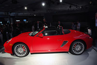 Click image for larger version

Name:	2010boxsterlalive_04.jpg
Views:	96
Size:	244.0 KB
ID:	705773