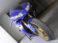 Click image for larger version

Name:	yzf-r1-3328214.jpg
Views:	187
Size:	39.5 KB
ID:	1357110