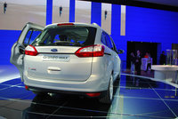 Click image for larger version

Name:	06-ford-c-max-live-frankfurt.jpg
Views:	60
Size:	521.5 KB
ID:	1088171