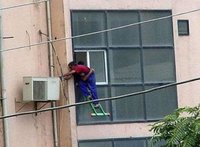 Click image for larger version

Name:	safety-ladder-extreme-work.jpg
Views:	158
Size:	43.4 KB
ID:	1301988