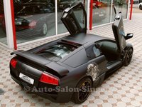 Click image for larger version

Name:	lamborghini_murcielago_lp640_07852_0046_10_02_51.jpg
Views:	4132
Size:	103.0 KB
ID:	849302