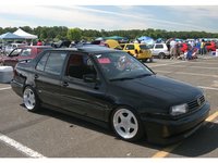 Click image for larger version

Name:	eurp_0708_078_z+waterfest_2007+volkswagen_jetta.jpg
Views:	59
Size:	59.7 KB
ID:	1455098