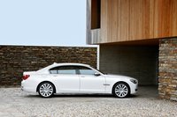 Click image for larger version

Name:	bmw-760-li-12.jpg
Views:	42
Size:	464.5 KB
ID:	1352896