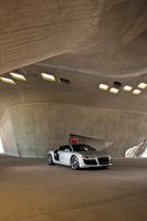 Click image for larger version

Name:	2010-audi-r8-5-2-fsi-quattro-08.jpg
Views:	156
Size:	1.03 MB
ID:	1019449