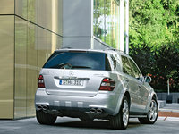 Click image for larger version

Name:	mercedes_ML63AMG-02.jpg
Views:	176
Size:	374.0 KB
ID:	167112
