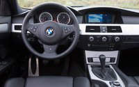 Click image for larger version

Name:	112_0907_23z+2009_BMW_M5+cockpit.jpg
Views:	6567
Size:	49.7 KB
ID:	918047