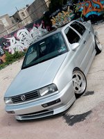 Click image for larger version

Name:	eurp_0801_19_z+1998_volkswagen_jetta+front_side_view.jpg
Views:	185
Size:	76.2 KB
ID:	2304990