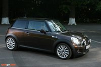 Click image for larger version

Name:	mini_cooper_s_mayfair_test_drive04.jpg
Views:	46
Size:	52.1 KB
ID:	2381330