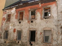 Click image for larger version

Name:	Derelict_house_Bratislava.JPG
Views:	32
Size:	1.27 MB
ID:	2587343