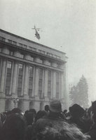 Click image for larger version

Name:	Ceausescu_helicopter_leaving.jpg
Views:	35
Size:	32.5 KB
ID:	886090