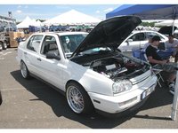 Click image for larger version

Name:	eurp_0708_013_z+waterfest_2007+volkswagen_jetta.jpg
Views:	56
Size:	61.1 KB
ID:	1454958