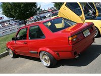 Click image for larger version

Name:	eurp_0708_046_z+waterfest_2007+volkswagen_jetta.jpg
Views:	71
Size:	71.8 KB
ID:	1328388