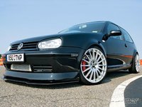 Click image for larger version

Name:	eurp_0906_01_z+2001_vw_gti_vr6+front_view.jpg
Views:	87
Size:	58.4 KB
ID:	1259073