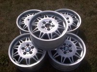 Click image for larger version

Name:	m3%20rims.jpg
Views:	58
Size:	30.0 KB
ID:	1220459