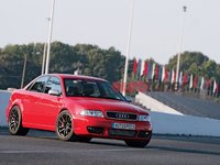 Click image for larger version

Name:	eurp_0810_21_z+2001_s4_avant_and_2000_audi_s4+front_view.jpg
Views:	70
Size:	49.2 KB
ID:	1232819