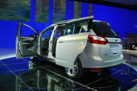 Click image for larger version

Name:	03-ford-c-max-live-frankfurt.jpg
Views:	97
Size:	535.6 KB
ID:	1088168