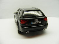 Click image for larger version

Name:	Audi RS4 avant - MINICHAMPS 1-43 8.JPG
Views:	14
Size:	1.08 MB
ID:	2533106