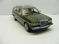 Click image for larger version

Name:	Mercedes-Benz 250 T Nickelgrun 1 of 750 pcs. - MINICHAMPS 1-43 2.JPG
Views:	29
Size:	1.13 MB
ID:	2504639