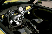 Click image for larger version

Name:	19-09-mini-cooper-s-convertible.jpg
Views:	242
Size:	409.3 KB
ID:	810052