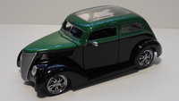 Click image for larger version

Name:	1937fordsedan1.JPG
Views:	24
Size:	1.09 MB
ID:	2800650