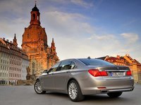 Click image for larger version

Name:	bmw_750li_2009_rear_angle-1600x1200.jpg
Views:	48
Size:	265.3 KB
ID:	1911555