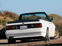 Click image for larger version

Name:	eurp_0801_02_z+1992_bmw_325i+back_view.jpg
Views:	146
Size:	53.3 KB
ID:	1090826