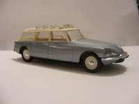 Click image for larger version

Name:	Citroen DS 19 break - SOLIDO 1-43 1.JPG
Views:	26
Size:	1.25 MB
ID:	2226680