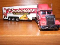 Click image for larger version

Name:	Freightliner + semiremorca Budweiser 1-87 2.JPG
Views:	57
Size:	1.50 MB
ID:	1386207