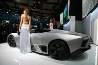 Click image for larger version

Name:	lamborghini_reventon_roadster_babes-26.JPG
Views:	71
Size:	236.9 KB
ID:	1085675