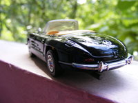 Click image for larger version

Name:	Mercedes Benz 300 SL Roadster 1957 - NEW RAY 1-43 3.JPG
Views:	30
Size:	1.47 MB
ID:	1180215