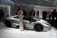 Click image for larger version

Name:	lamborghini_reventon_roadster_babes-29.JPG
Views:	74
Size:	241.2 KB
ID:	1085678