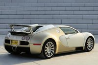 Click image for larger version

Name:	Veyron_Gold_04.jpg
Views:	1845
Size:	122.6 KB
ID:	879080