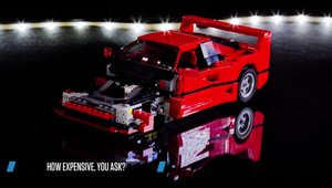 TIMELAPSE: Construirea unui Ferrari F40 din LEGO.