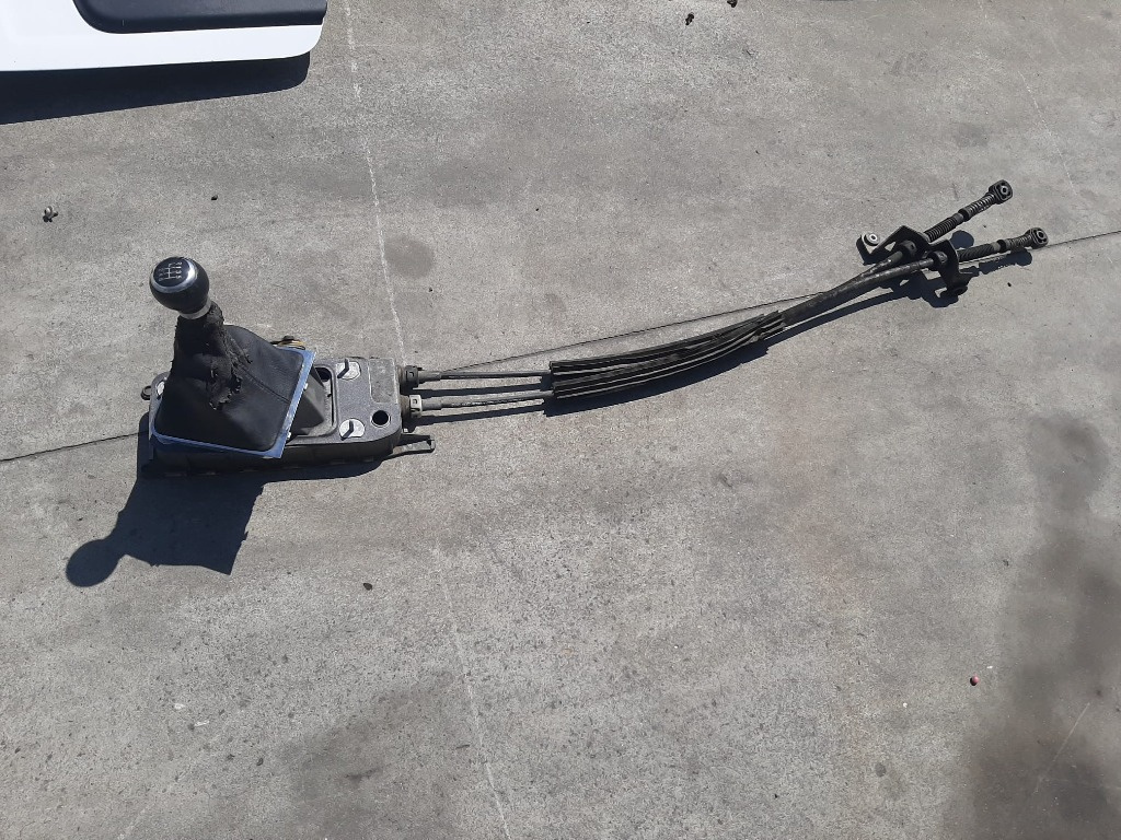Timonerie 2.0 tdi bmp vw passat b6 1k0711091a 1k0711061a