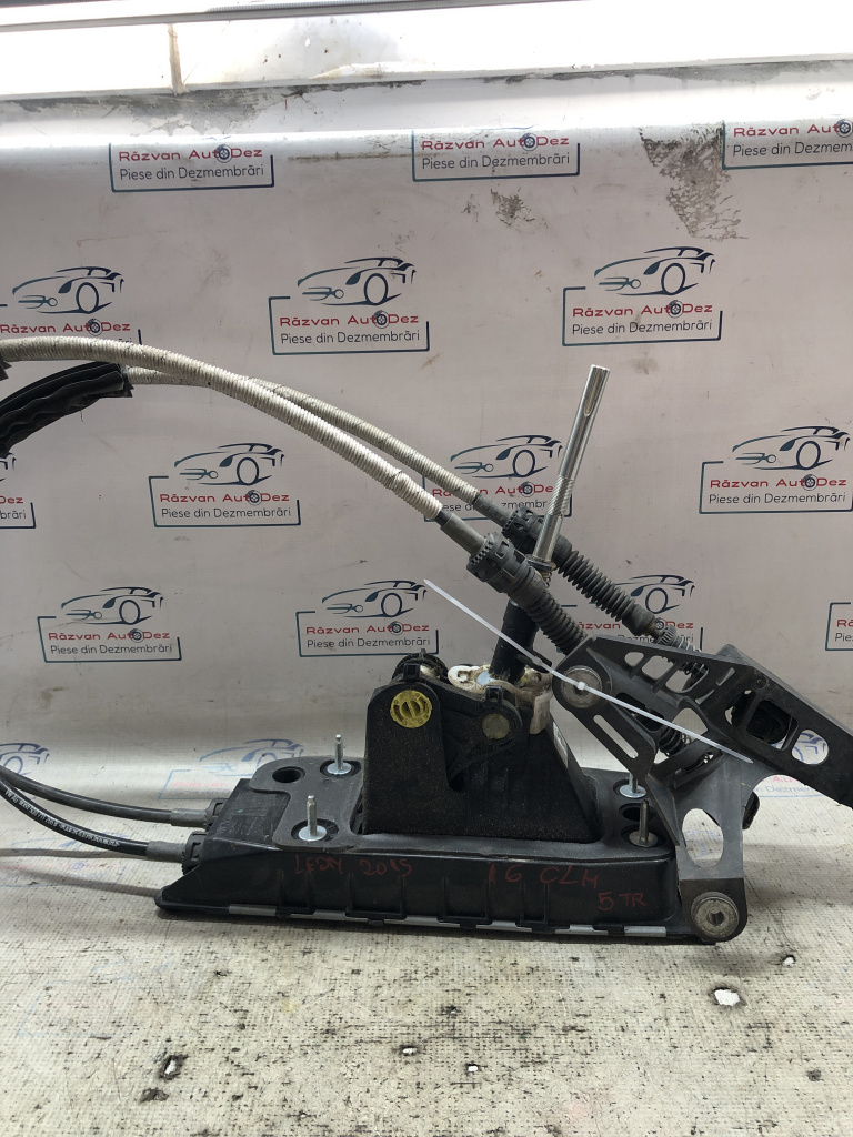 Timonerie cutie de viteza manuala in 5+1 trepte Seat Leon 1.6 2015, 5Q0711049AP