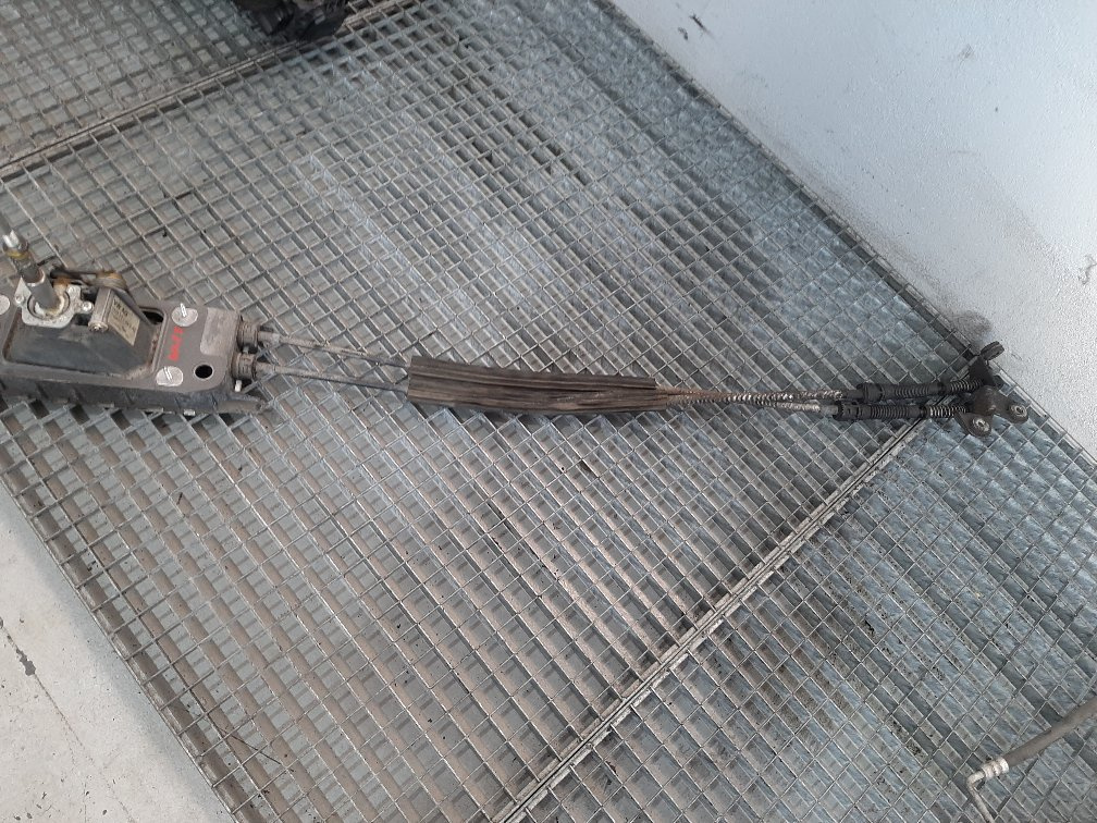 Timonerie schimbator 1.9 tdi vw golf 5 1k0711061a 1k0711049at