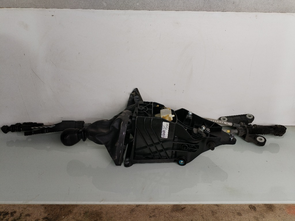 Timonerie Volkswagen Crafter 2.0TDI DAVA 6 viteze manual 2N0711025
