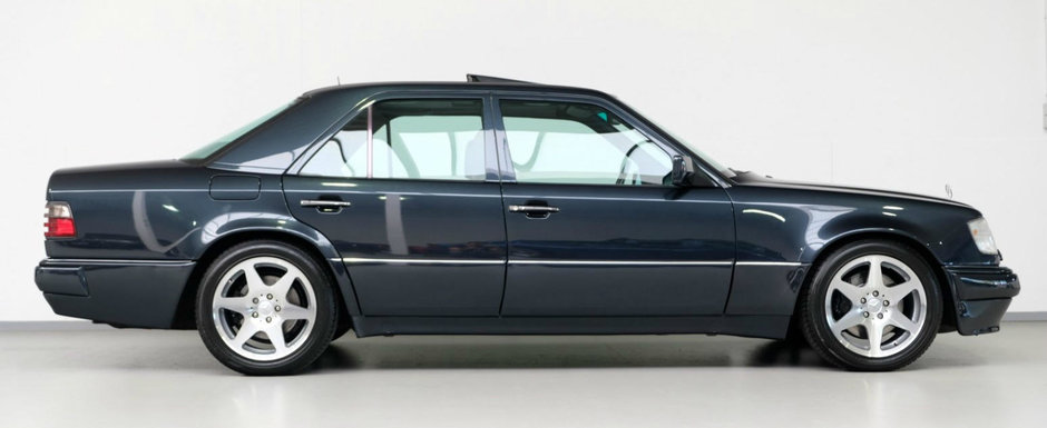 Toata lumea are un soc cand vede interiorul acestui Mercedes construit de Porsche. "Chiar este original?" Toata lumea are un soc cand vede interiorul acestui Mercedes construit de Porsche. "Chiar este original?"