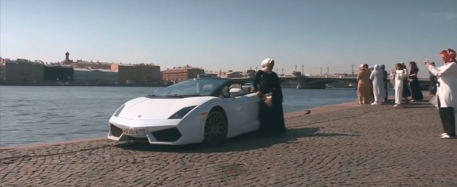Toata lumea crede ca-i bogat si conduce un Lamborghini dar, in realitate, masina lui costa cat o Dacie. VIDEO ca sa te convingi si singur Toata lumea crede ca-i bogat si conduce un Lamborghini dar, in realitate, masina lui costa cat o Dacie. VIDEO ca sa te convingi si singur