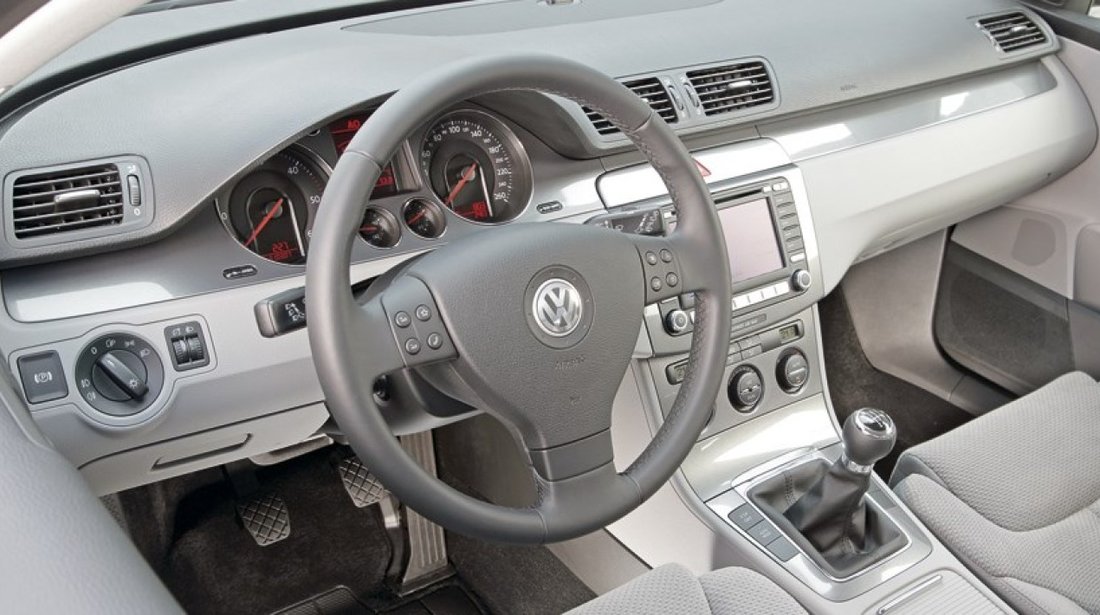 Toate piesele necesare pentru schimbul de volan - anglia - europa pentru VW Passat 2005-2009.