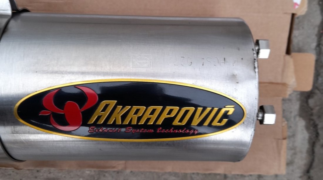 Toba SPORT MOTO/ATV TITAN Akrapovic