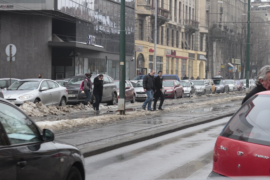 Toleranta ZERO pentru traversarile neregulamentare ale pietonilor Toleranta ZERO pentru traversarile neregulamentare ale pietonilor
