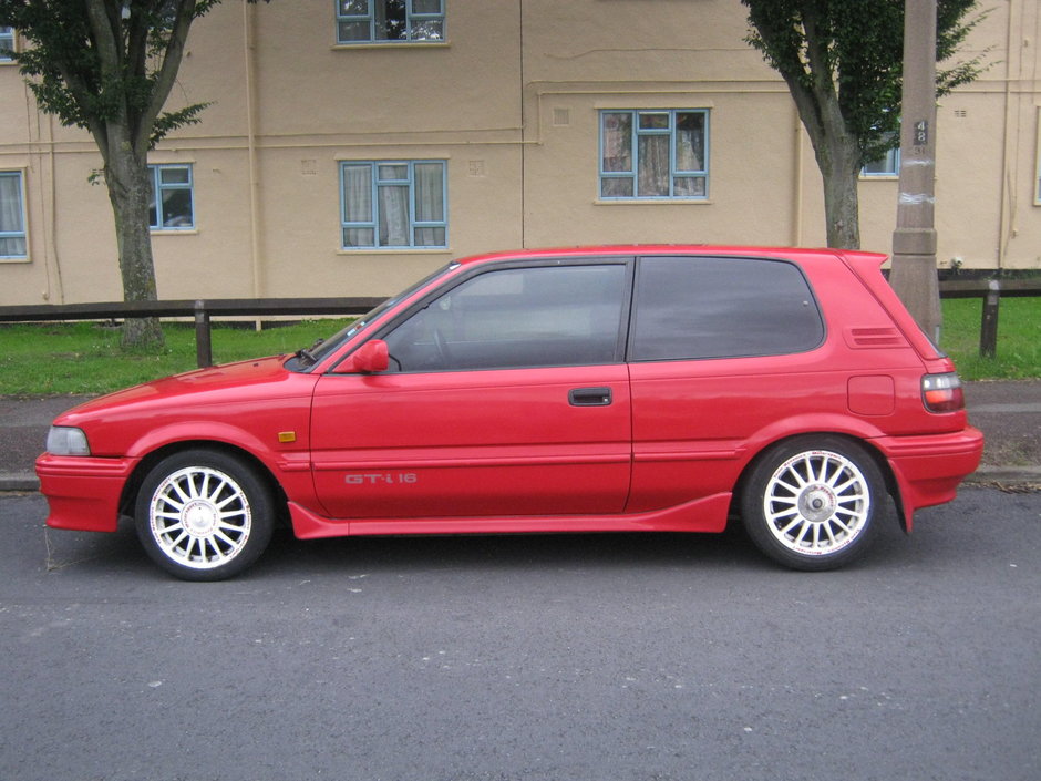 Top 10 masini Hot-Hatch din anii '90